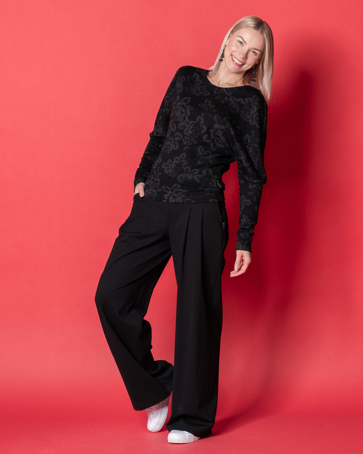 TYYLI sweater, Babushka Roses - black/grey