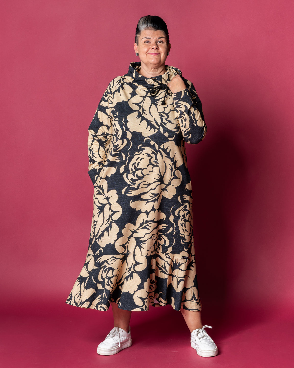 HULMU hoodie, Babushka Roses Giant - black/sand