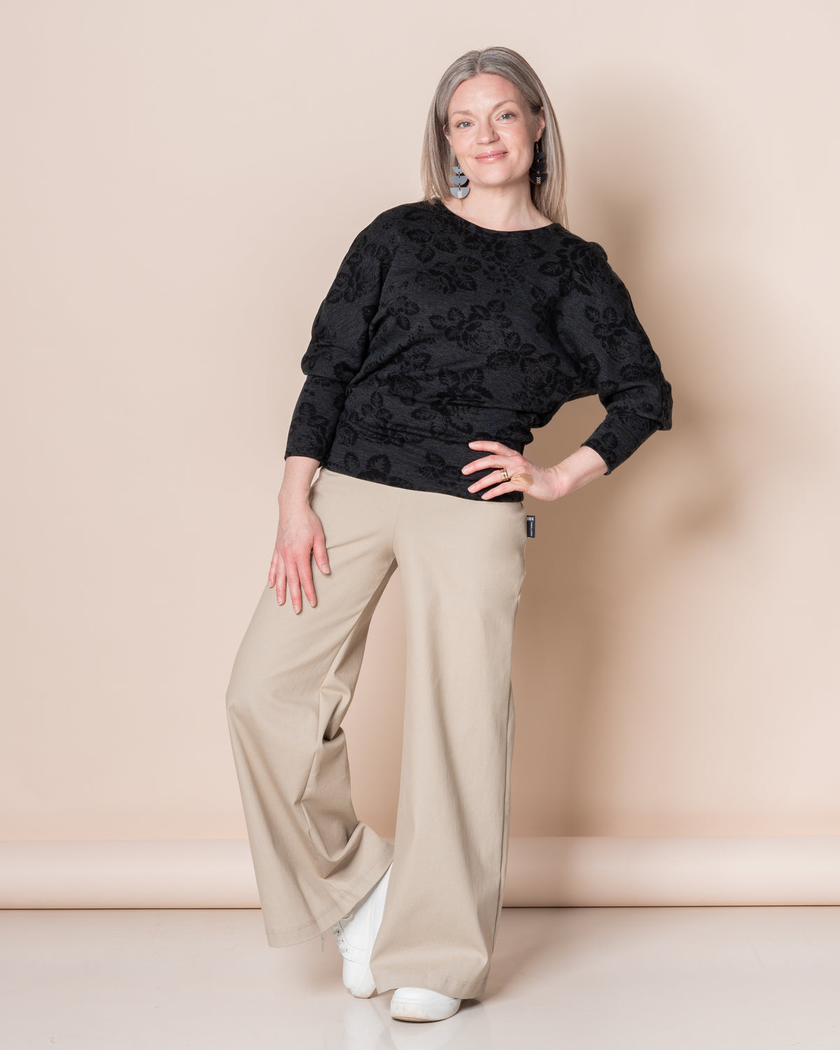 TYYLI sweater, Babushka Roses - grey/black