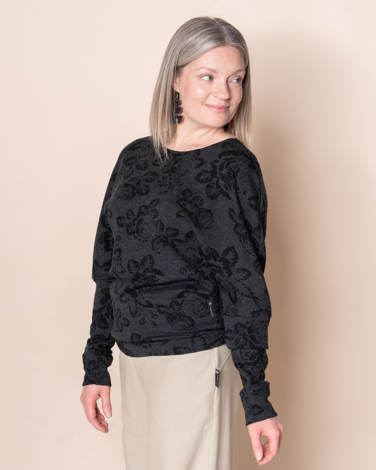 TYYLI sweater, Babushka Roses - grey/black