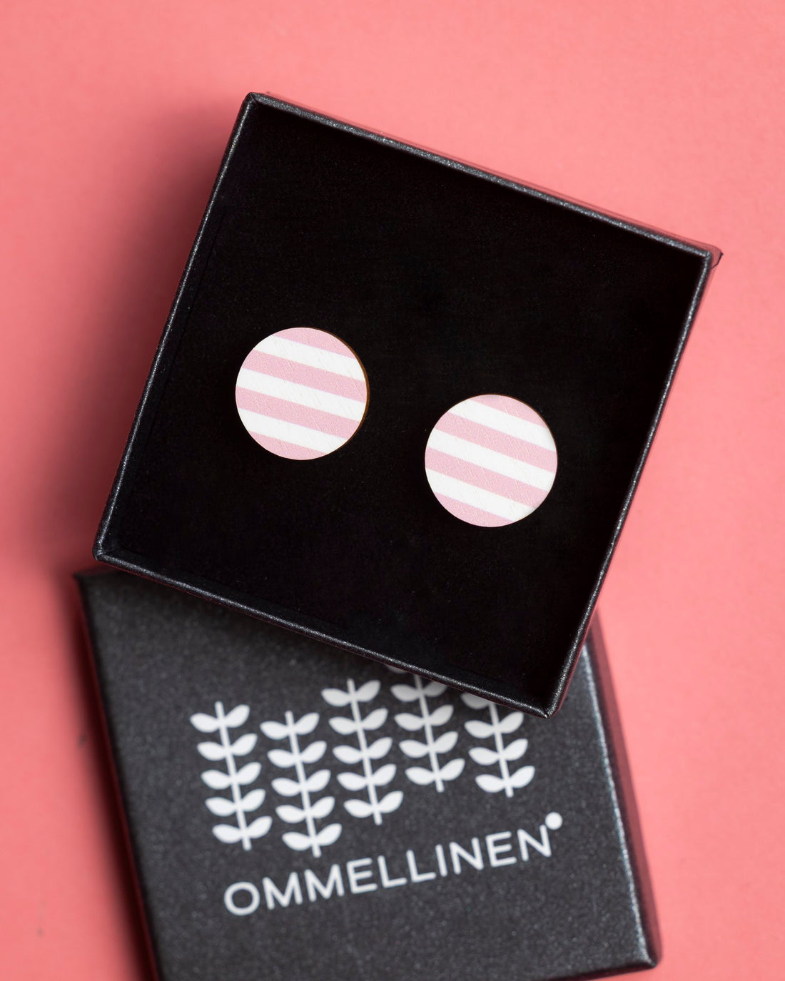 Earrings, Raita - light pink, button