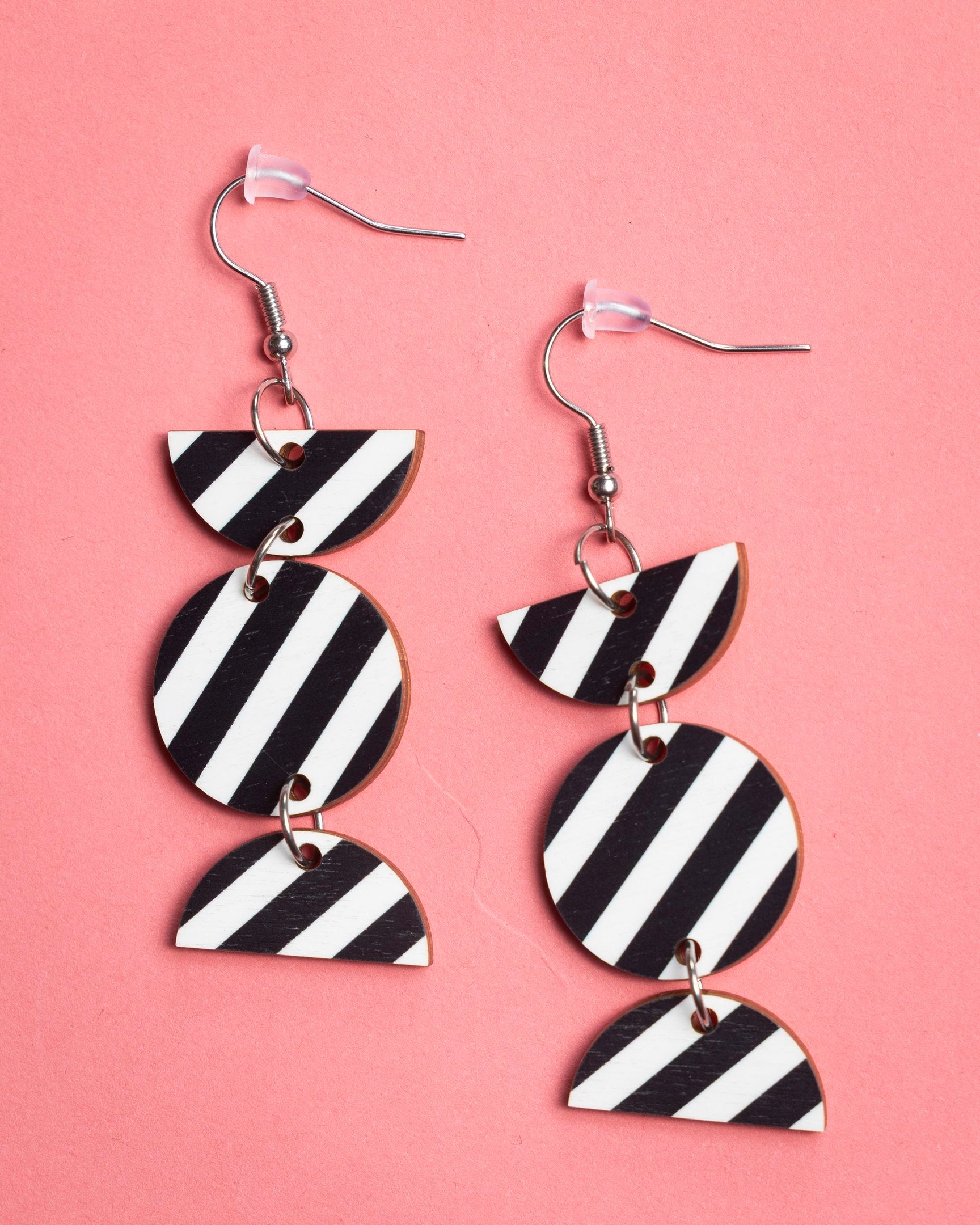 Earrings, Raita - black hanging, hook