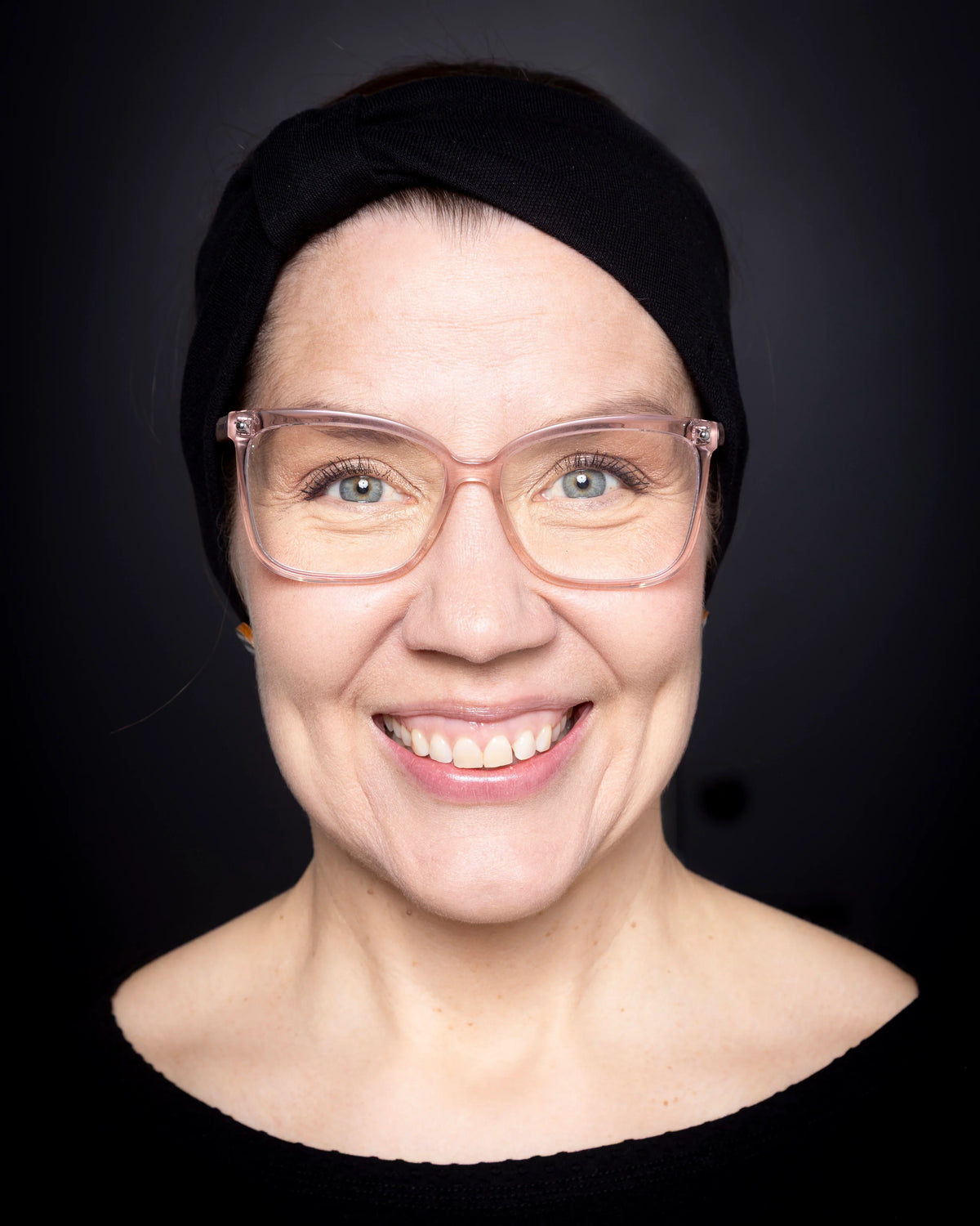 Bow headband, black