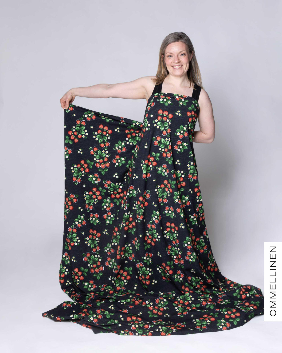 Jersey - PRE-CUT, Babushka mansikka - black