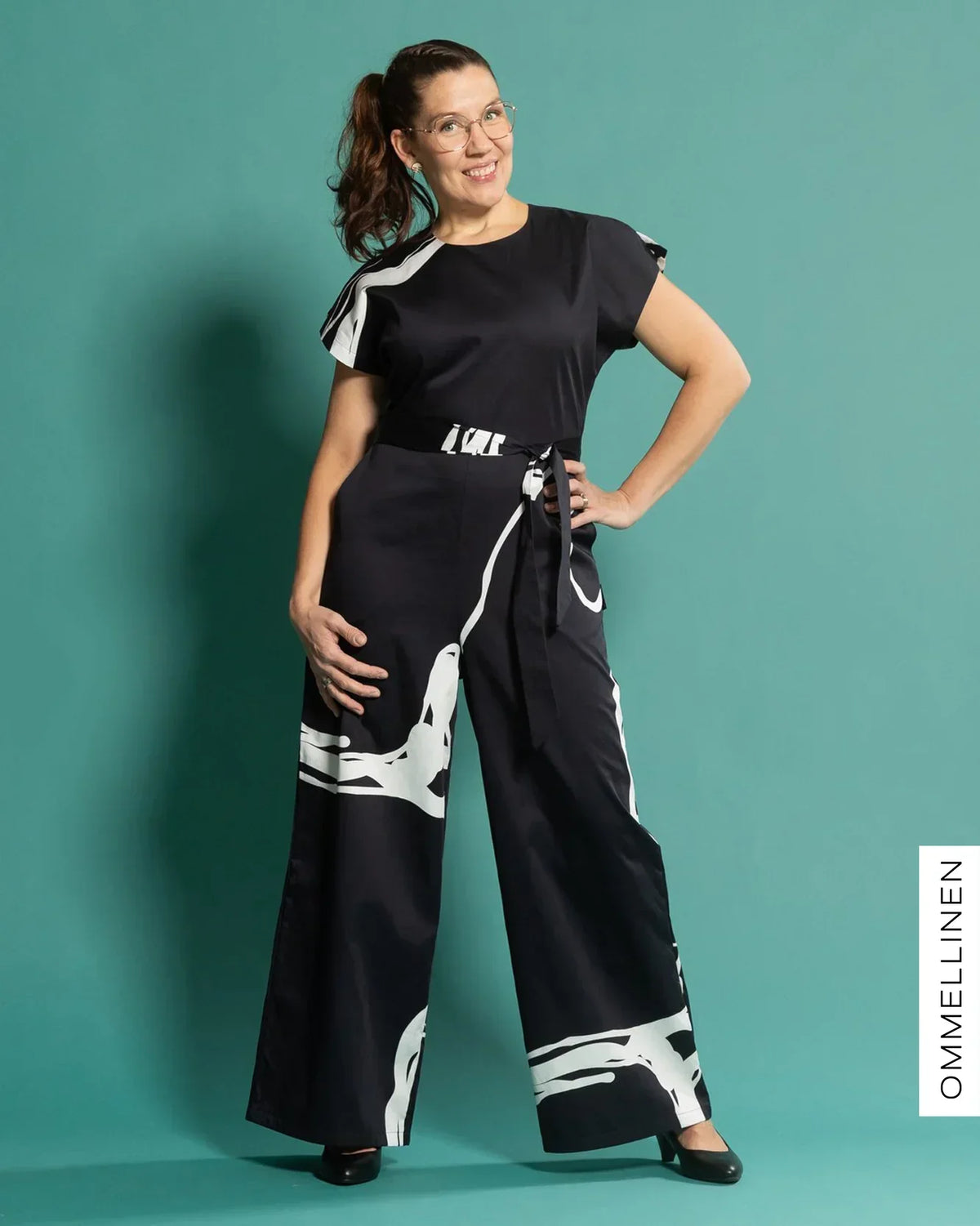 WHOOPS! Pohjolan hirvi -jumpsuit, black - M