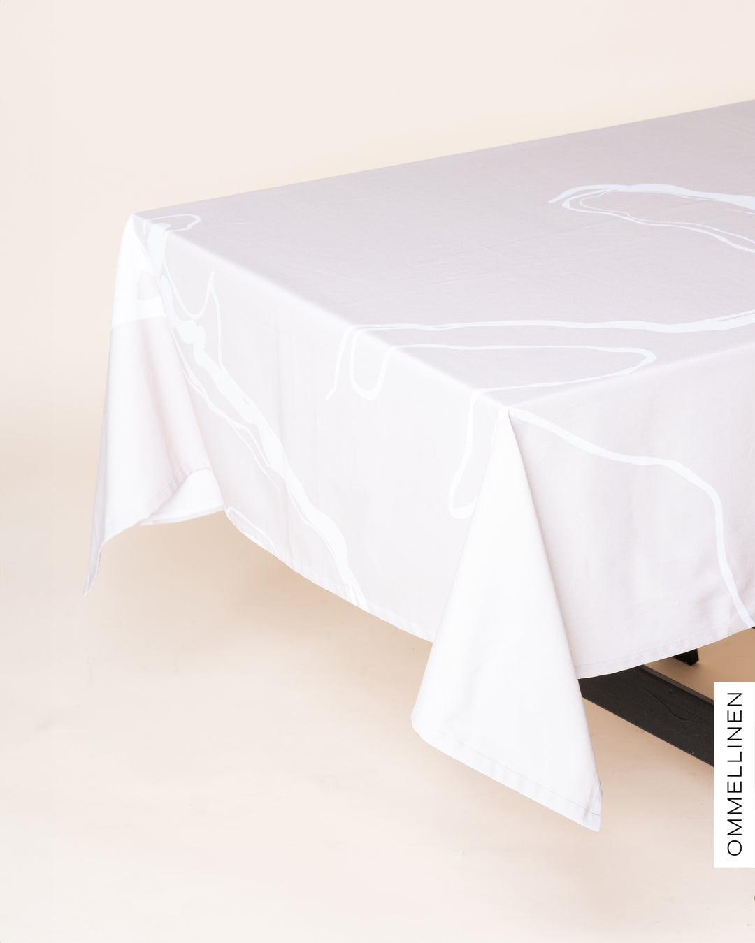 Tablecloth, Pohjolan hirvi - light