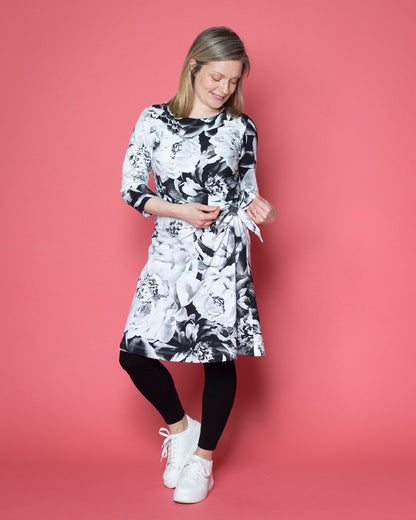 SOLMU dress, Ikuisuus - black/white